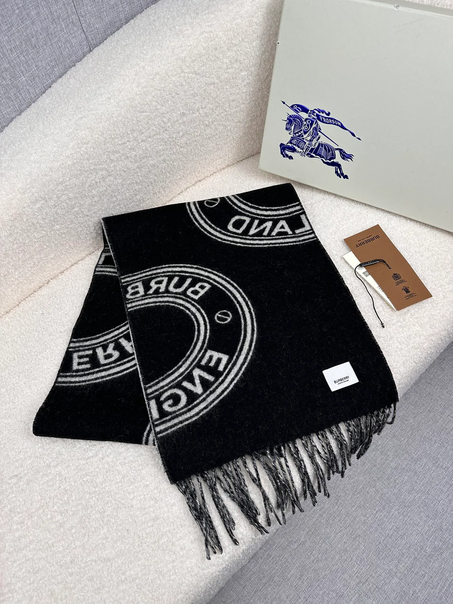 Шарфы Burberry 920471