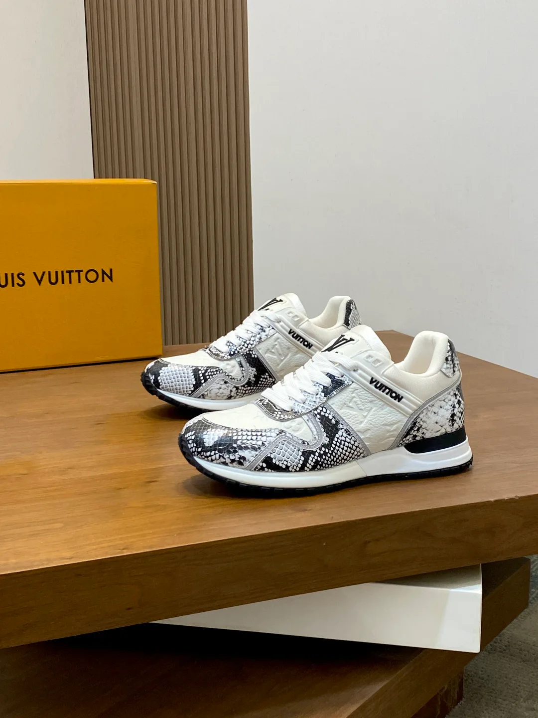 Кроссовки Мужские Louis Vuitton 19458680