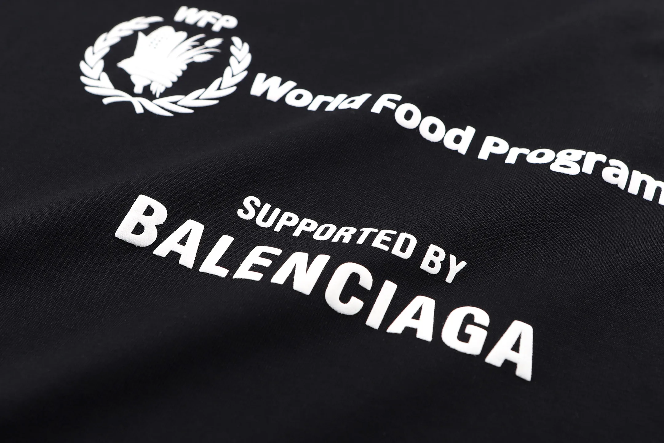 Футболки Женские Balenciaga 11543280