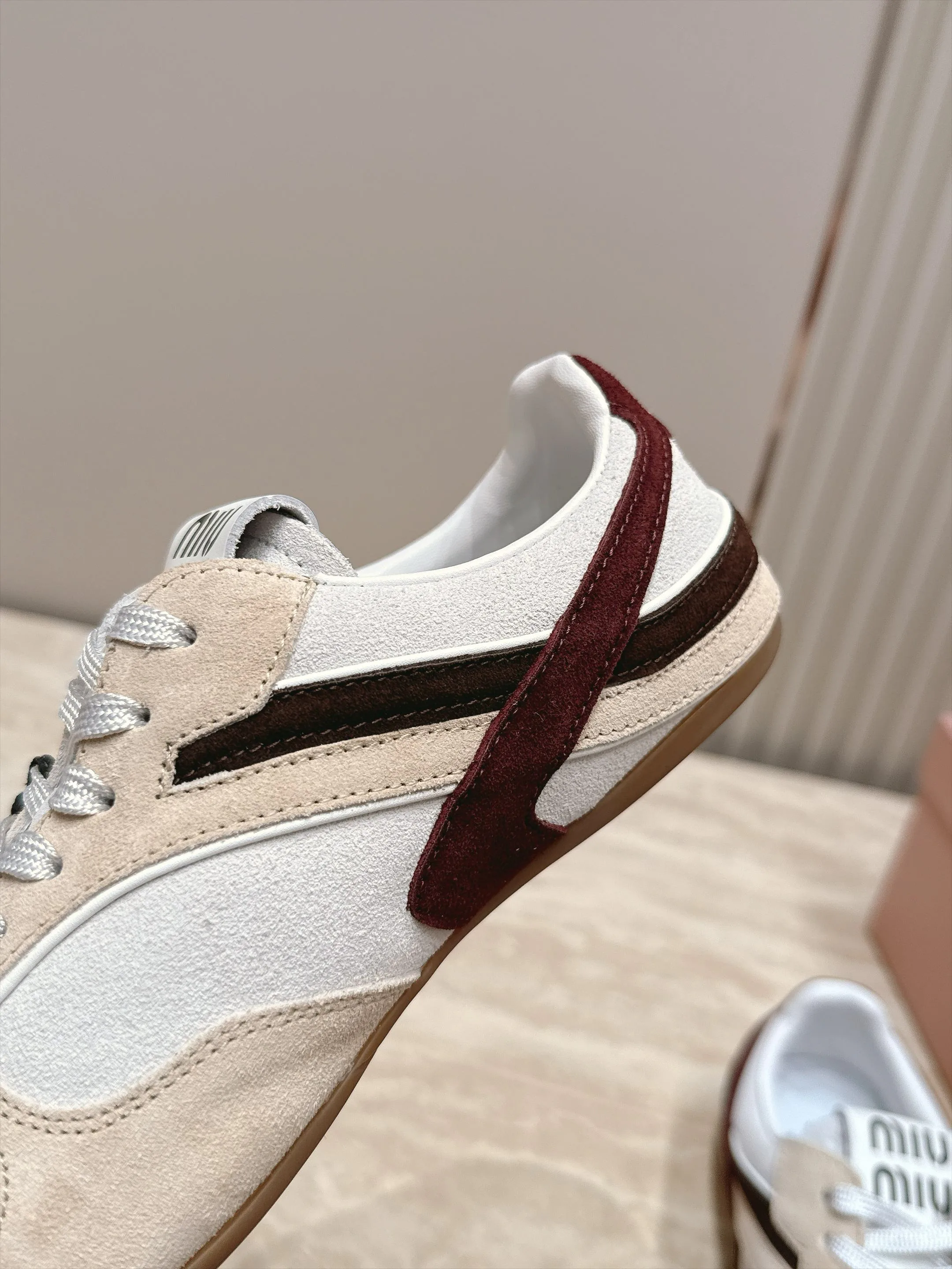 Кроссовки Женские Miu Miu 18436561