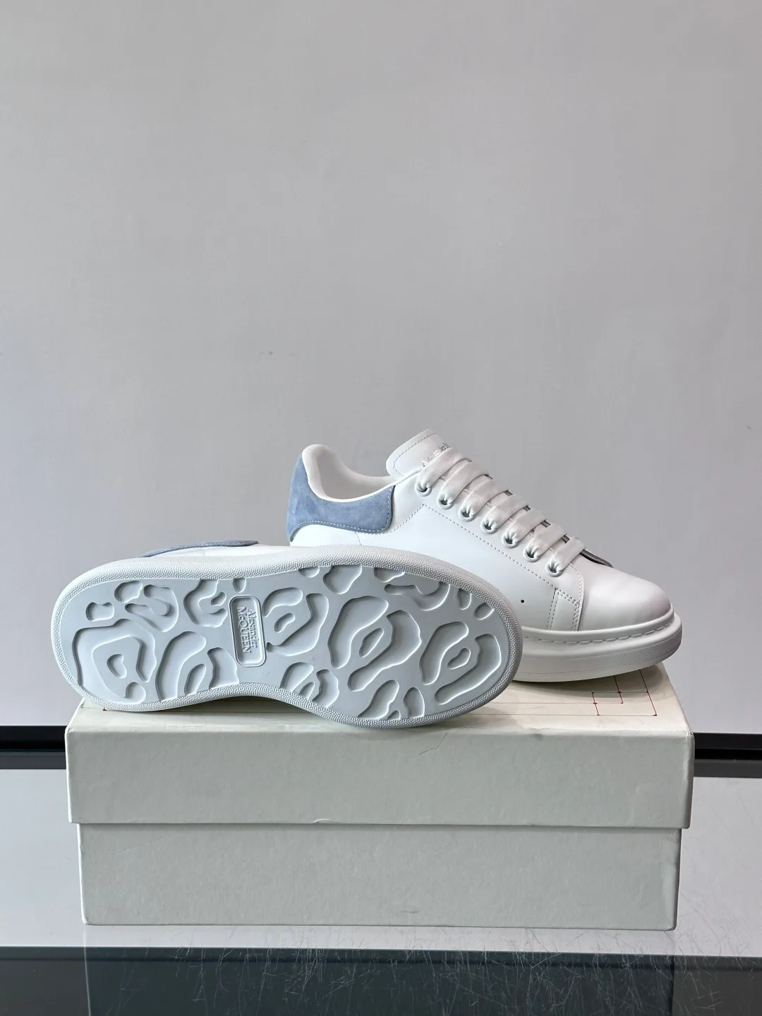 Кроссовки Женские Alexander Mcqueen 11170746