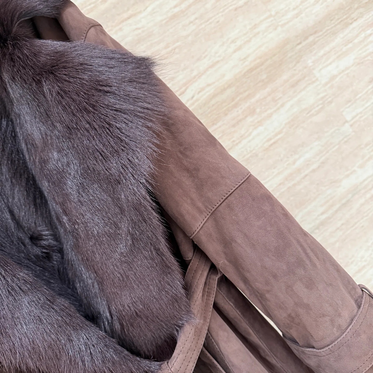 Кожаные Куртки И Дублёнки Женские Fendi 2772702