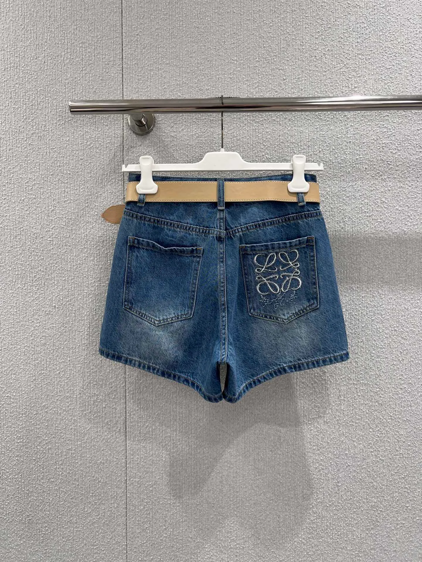 Шорты Женские Loewe 13545858