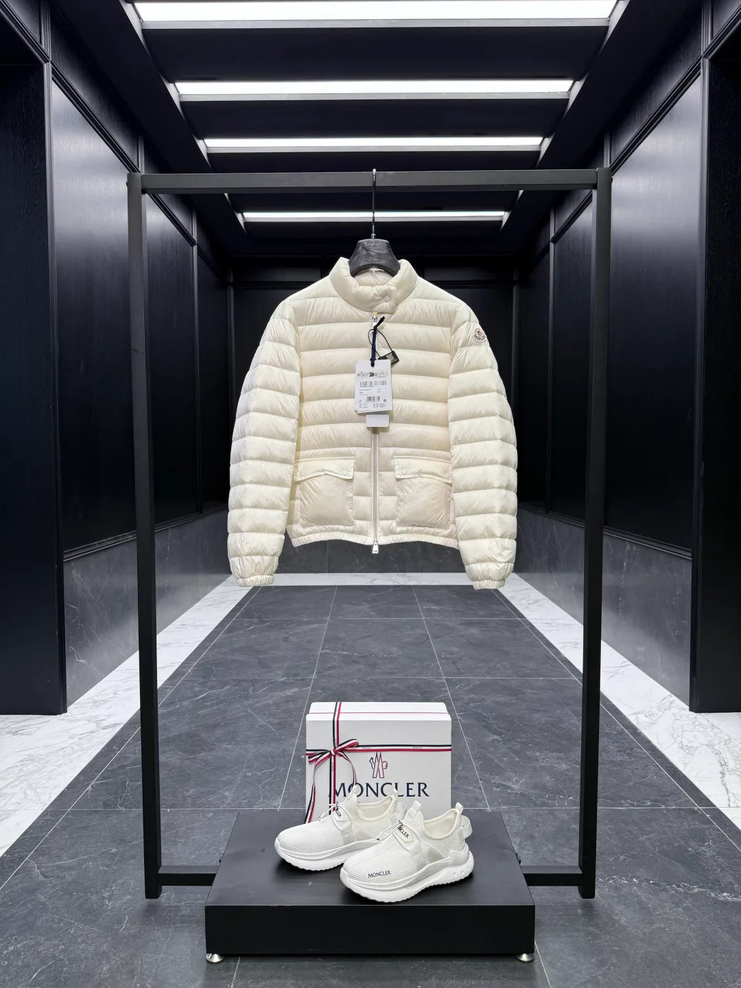 Куртки И Пуховики Женские Moncler 18741275