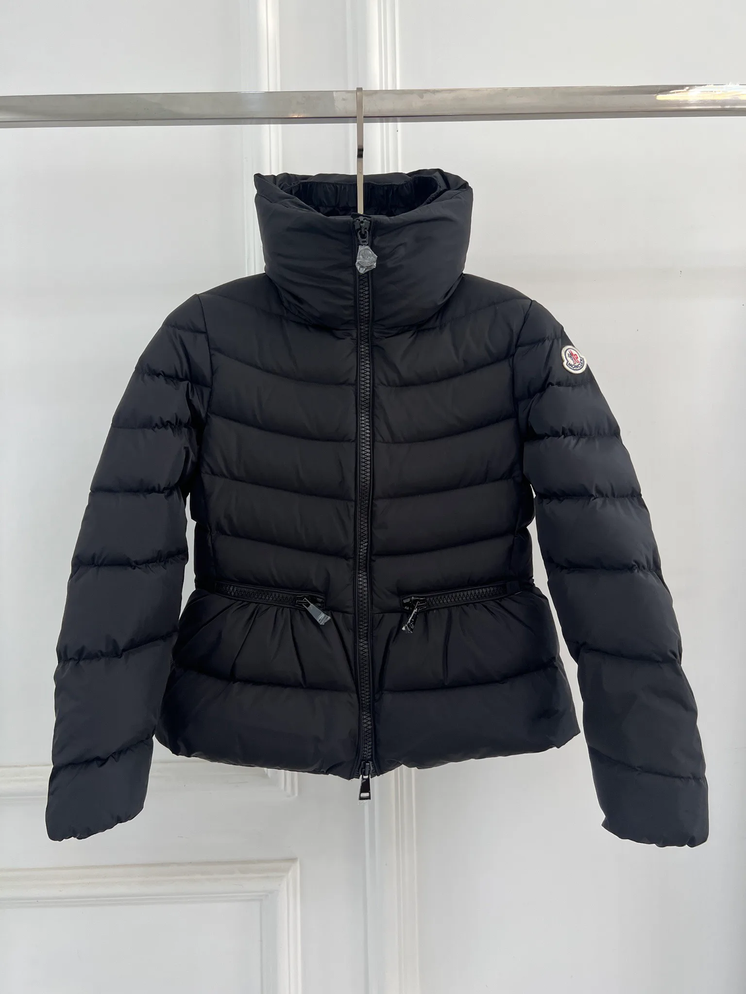 Куртки И Пуховики Женские Moncler 18416188