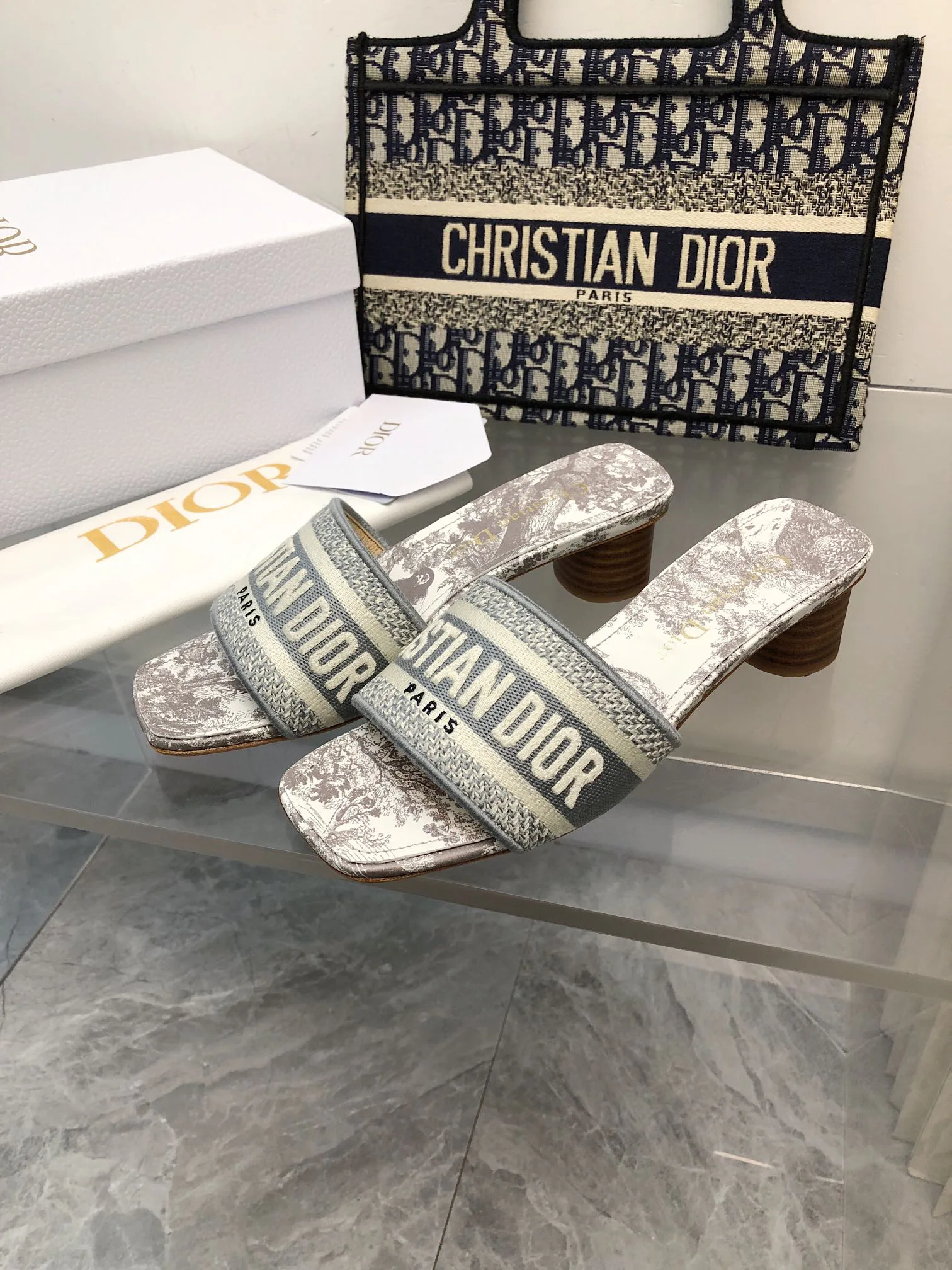 Босоножки Женские Christian Dior 18633991