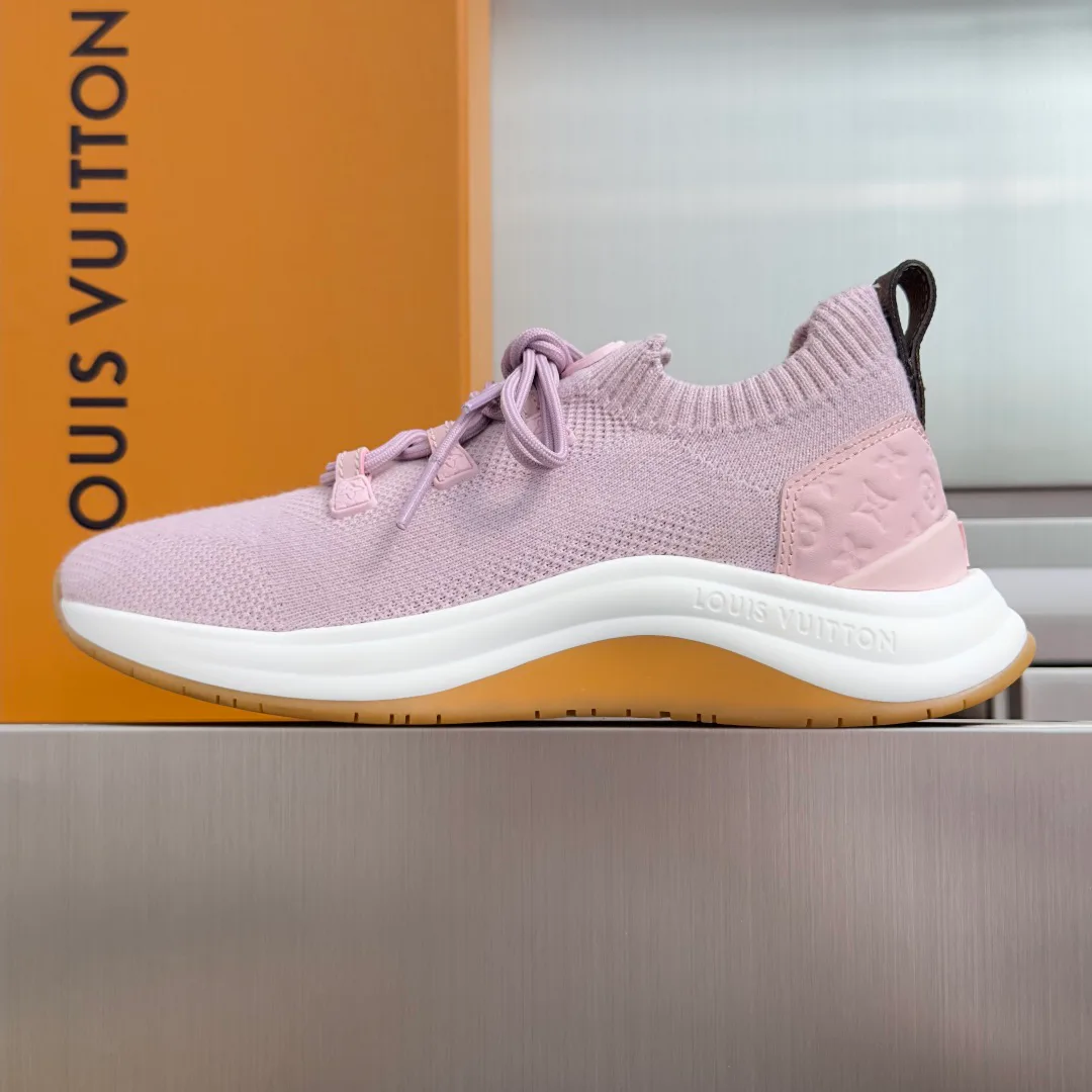 Кроссовки Женские Louis Vuitton 17950532
