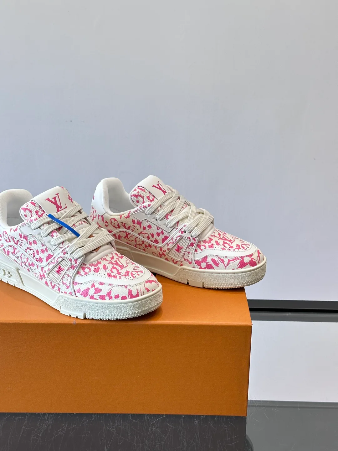 Кроссовки Женские Louis Vuitton 11506760