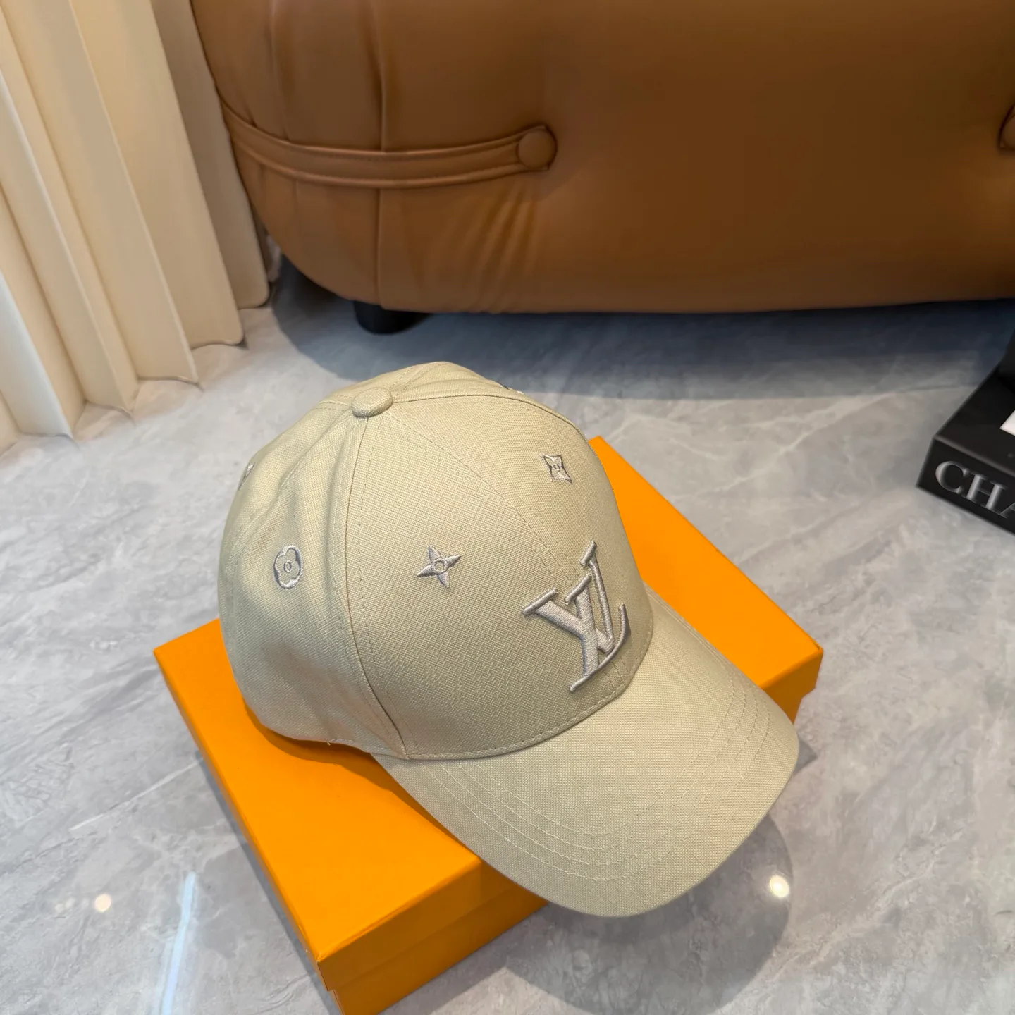Головные Уборы Louis Vuitton 17467589