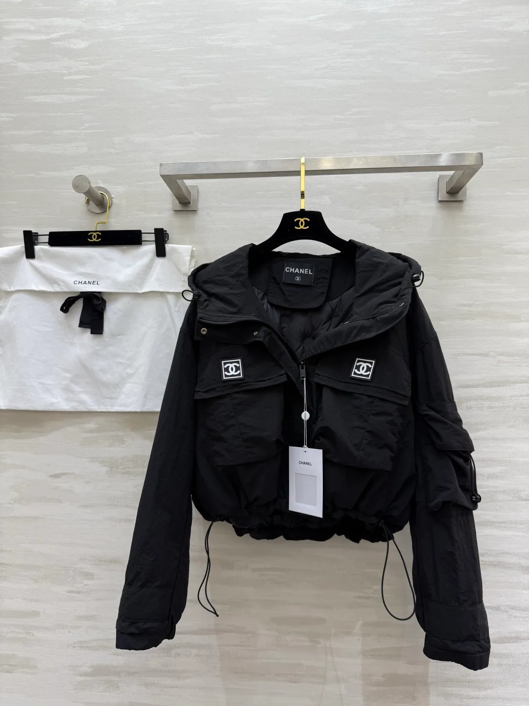 Куртки И Пуховики Женские Chanel 18768175