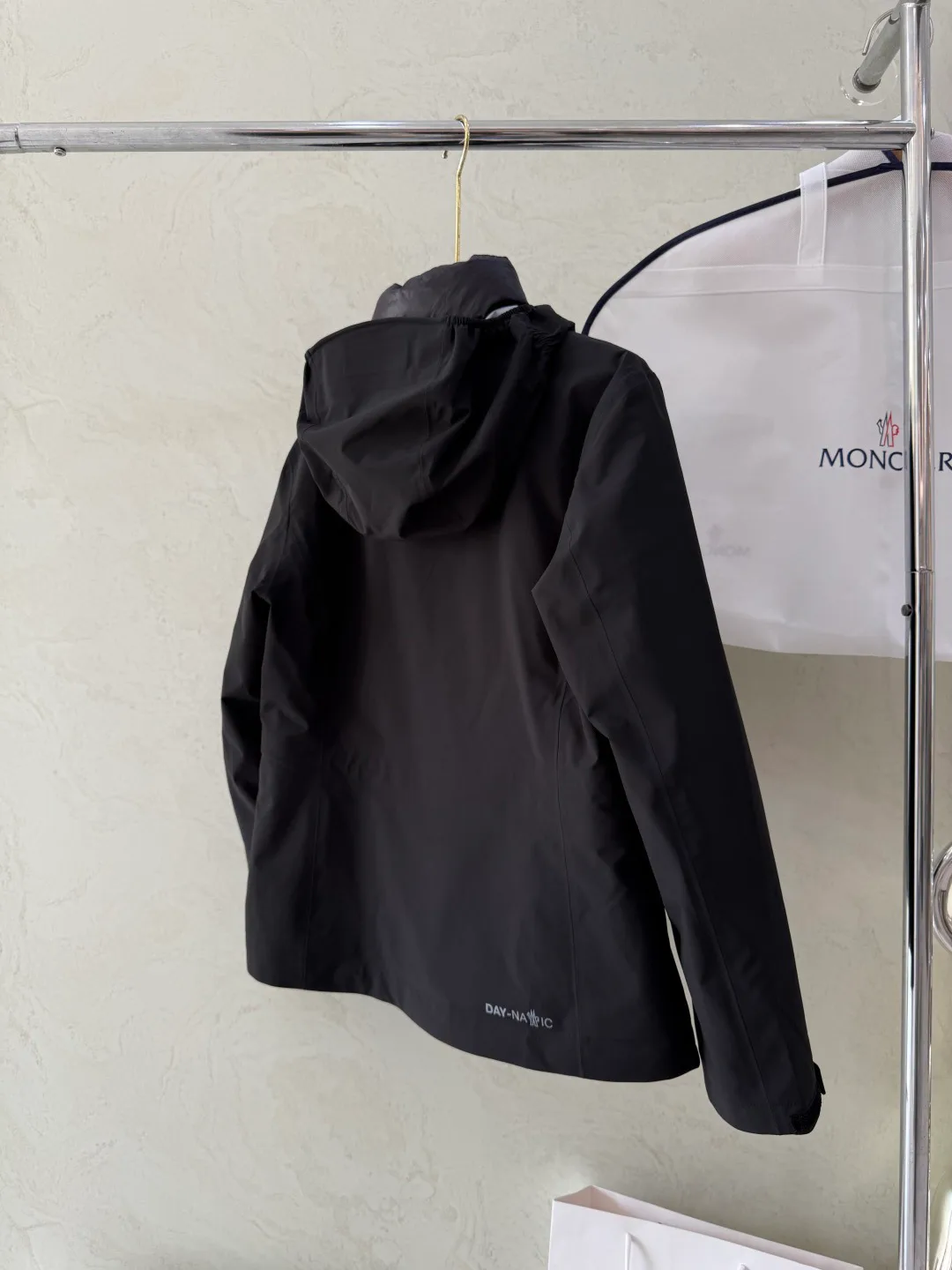 Куртки И Пуховики Женские Moncler 18043544
