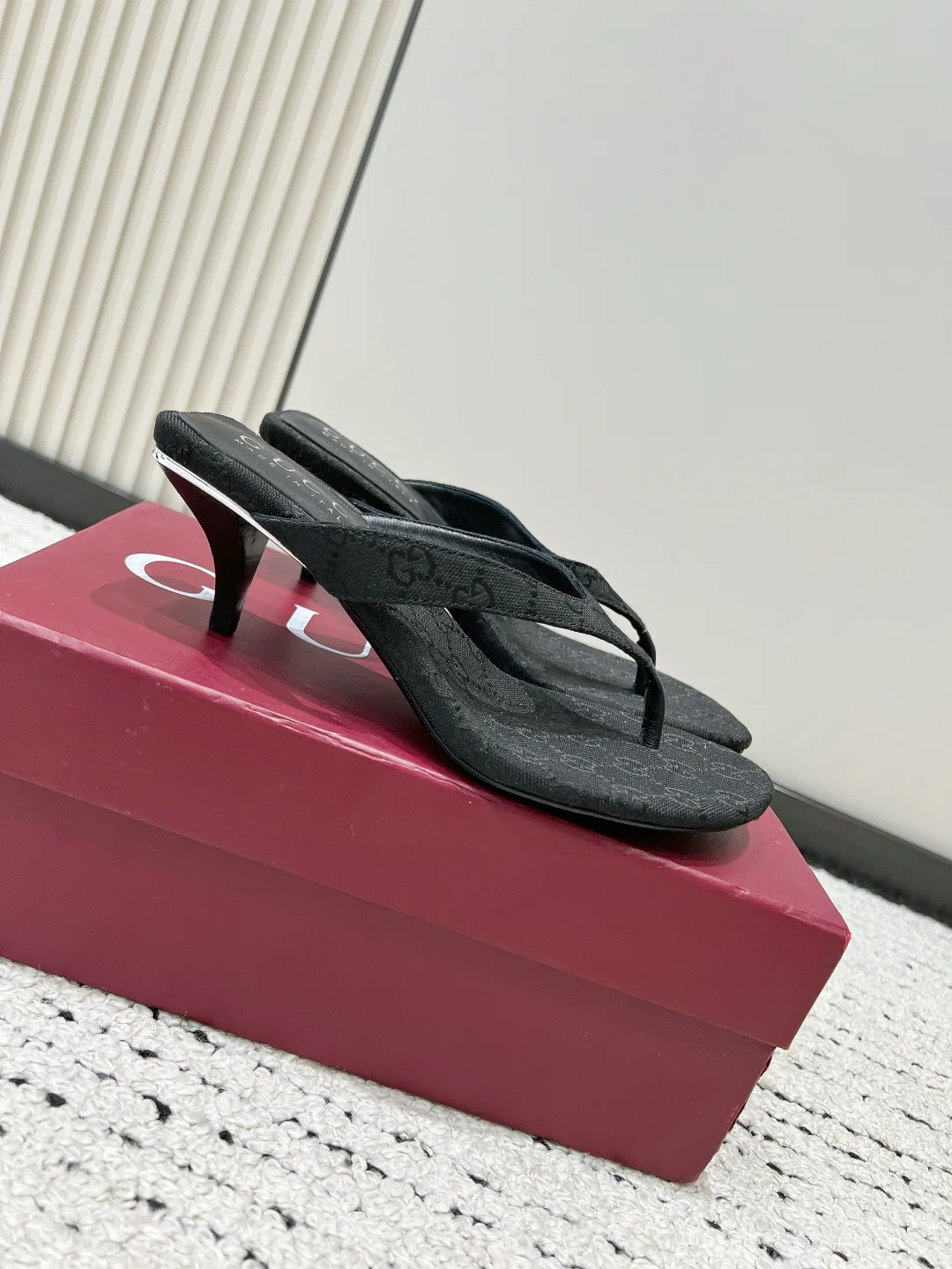 Шлепанцы Женские Gucci 17637839