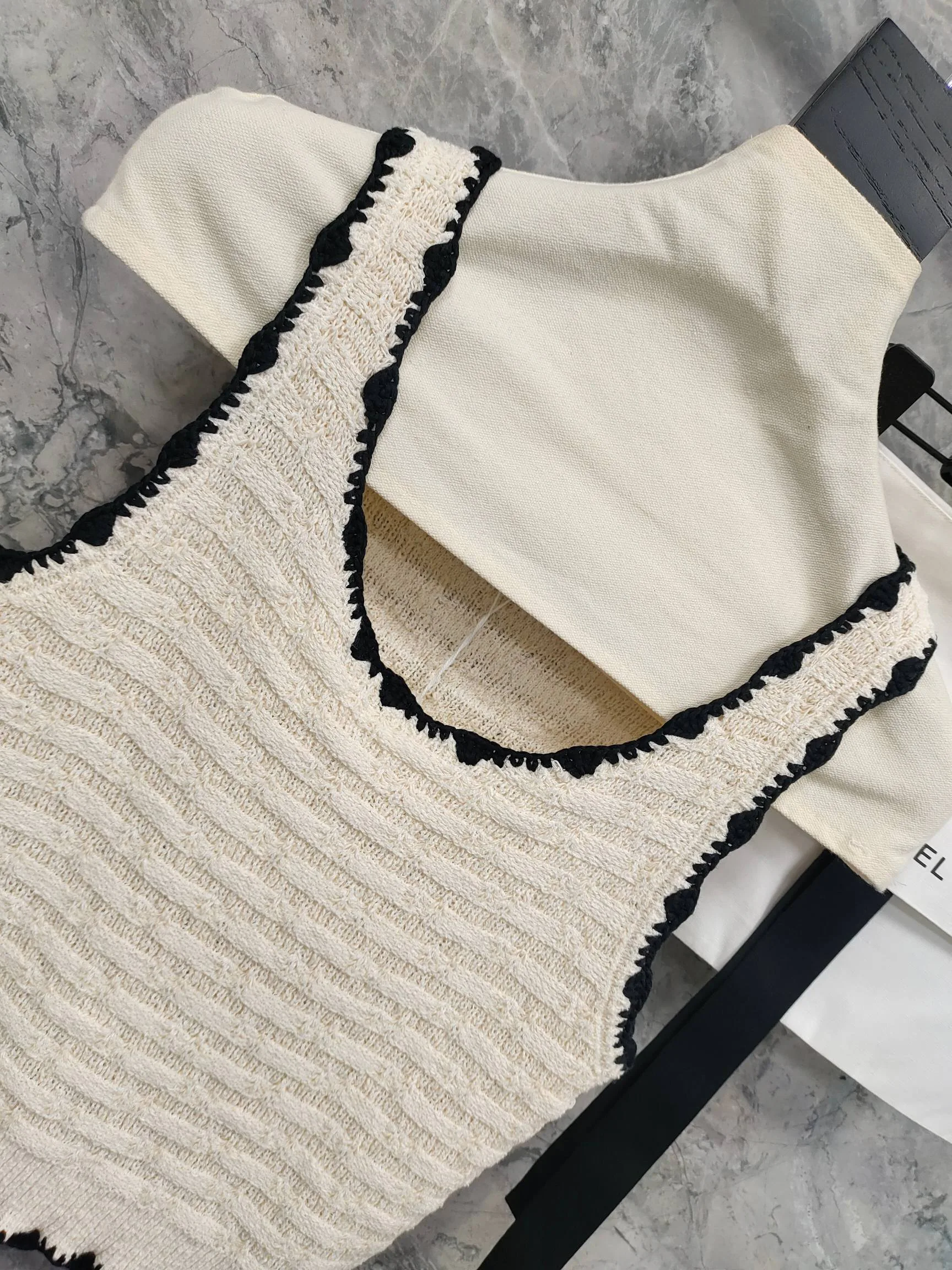 Жилеты Женские Chanel 10035990