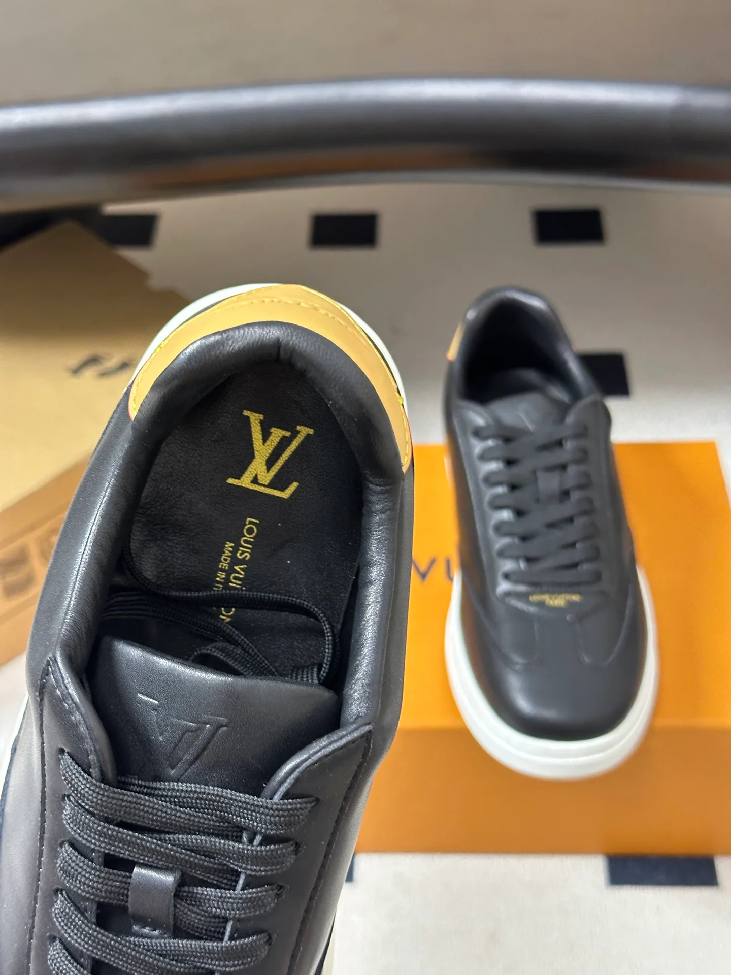 Кроссовки Мужские Louis Vuitton 18340906