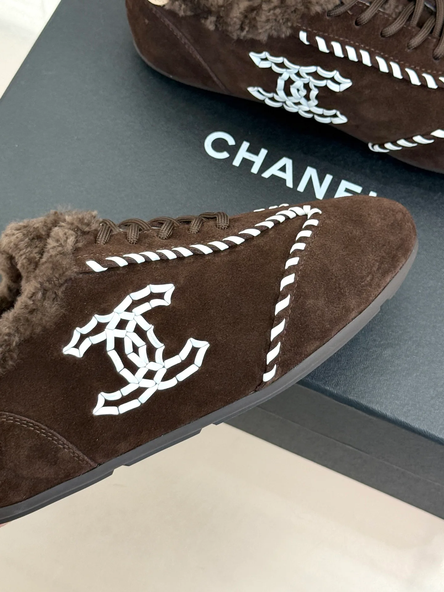 Кроссовки Женские Chanel 18788746