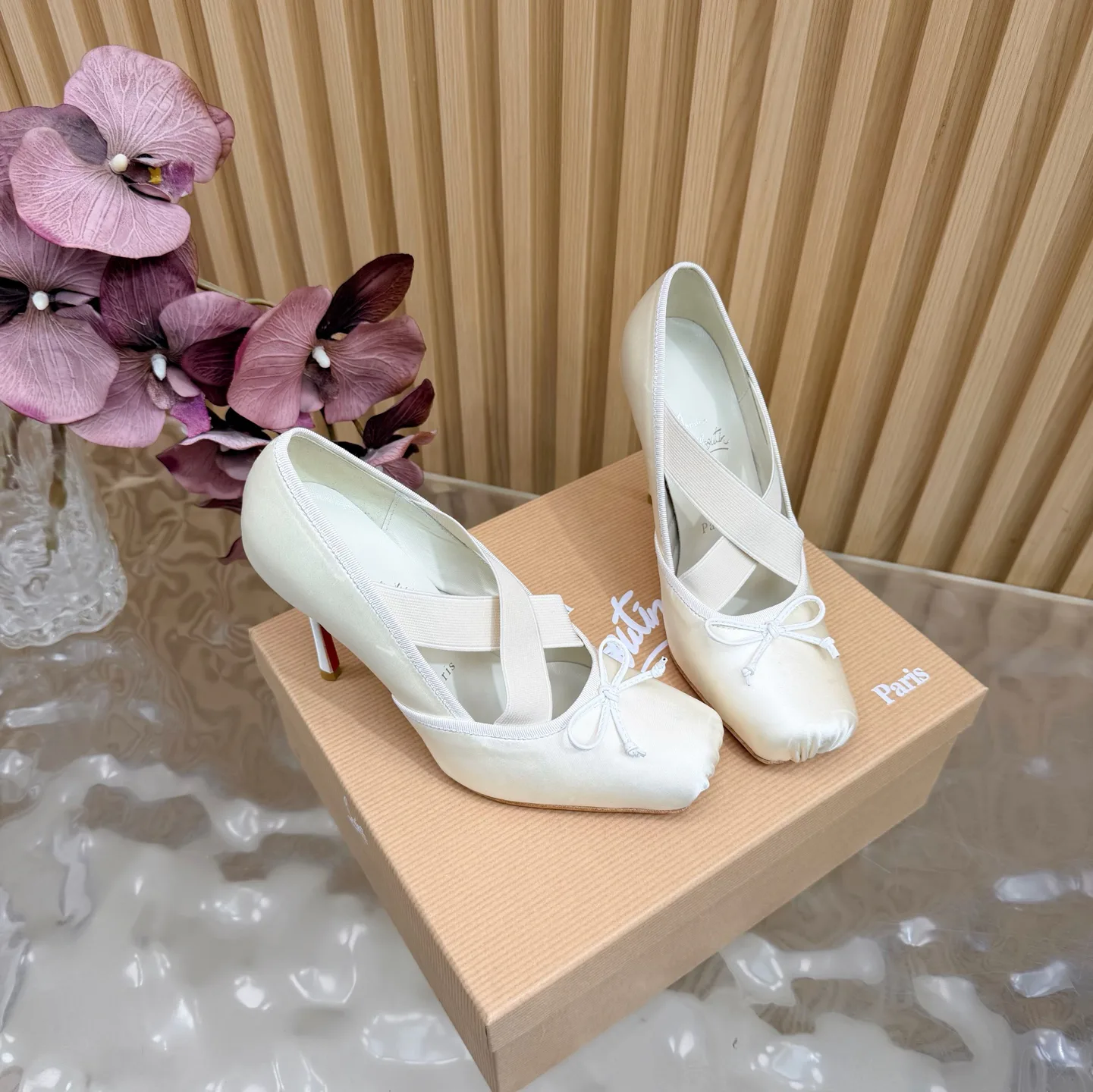 Туфли Женские Christian Louboutin 3901536