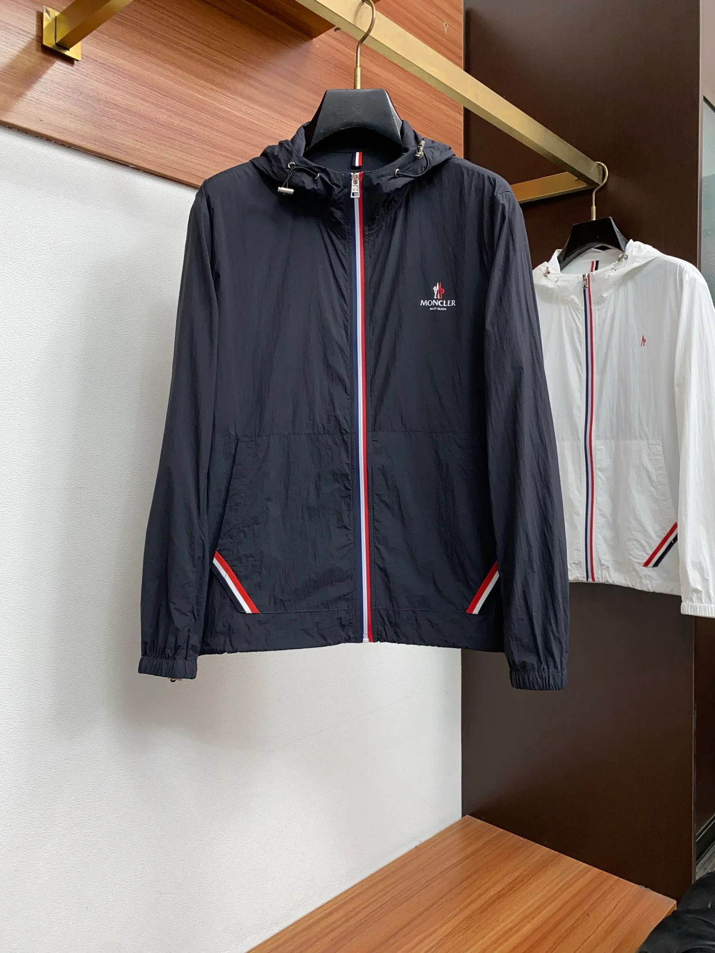 Куртки И Пуховики Мужские Moncler 17281017