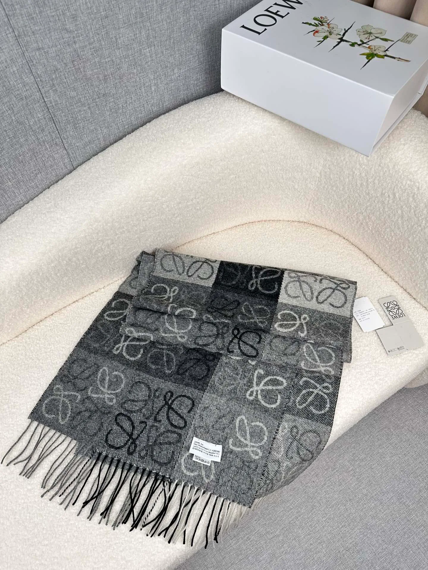 Шарфы Loewe 18675467