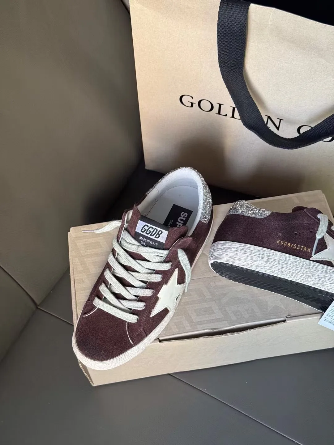 Кроссовки Женские Golden Goose 18265603