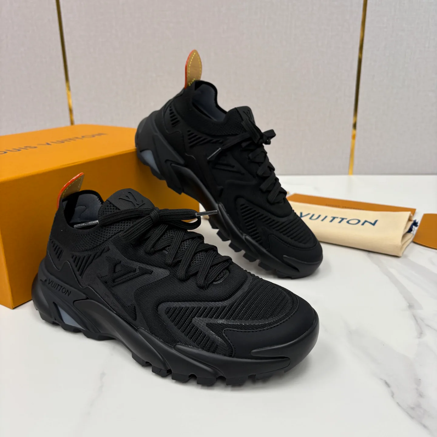 Кроссовки Мужские Louis Vuitton 13140757