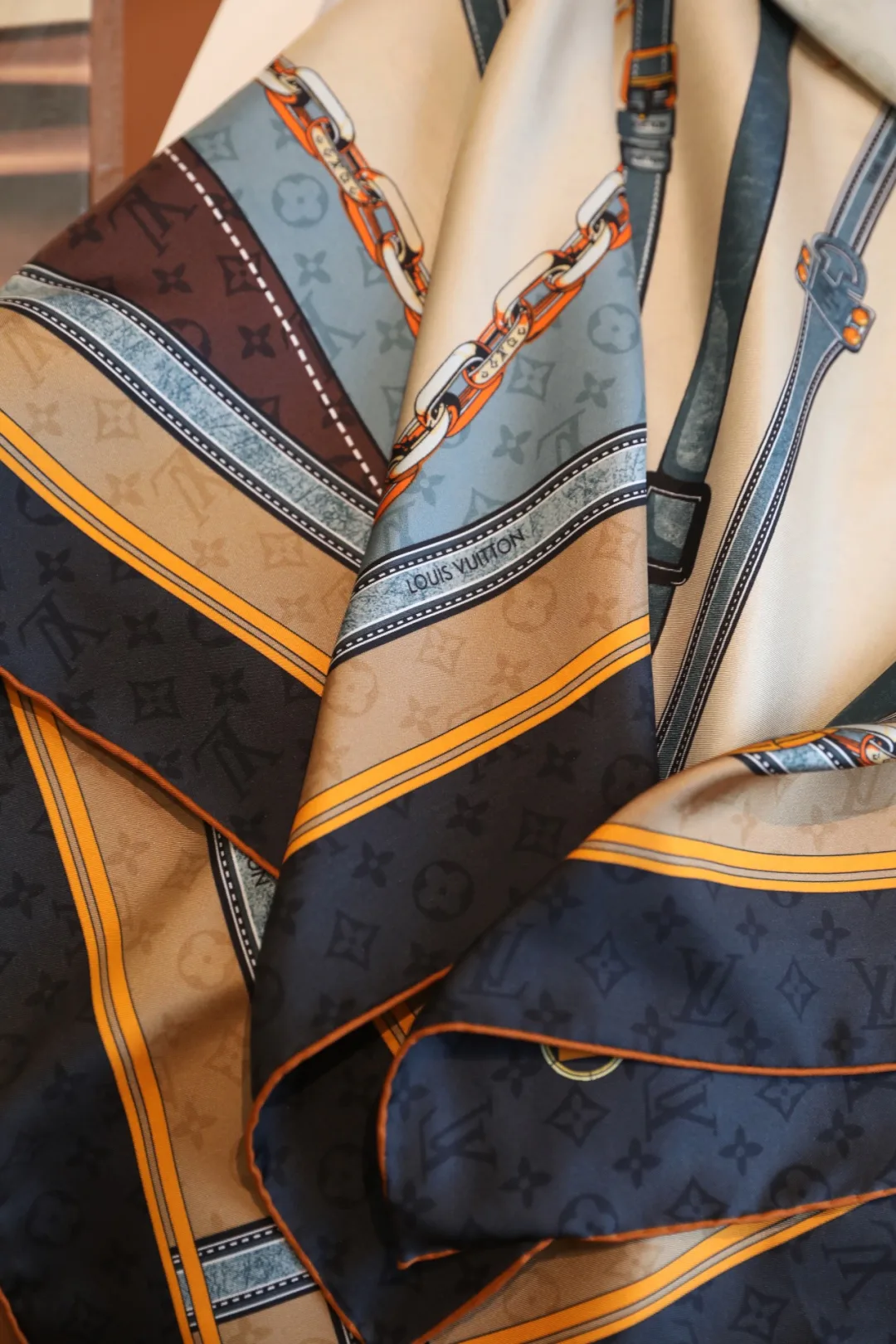 Шарфы Louis Vuitton 25229