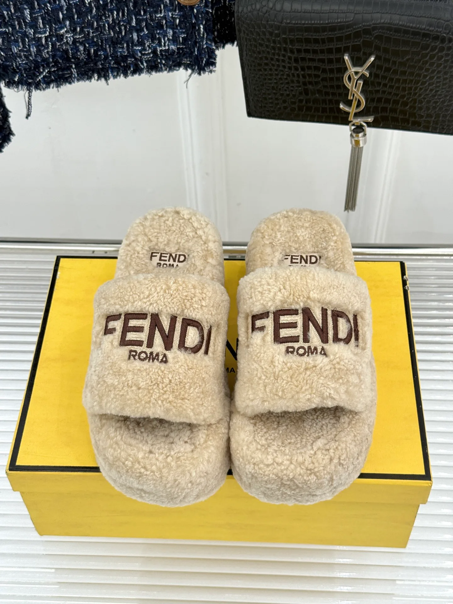 Тапочки Женские Fendi 18154669