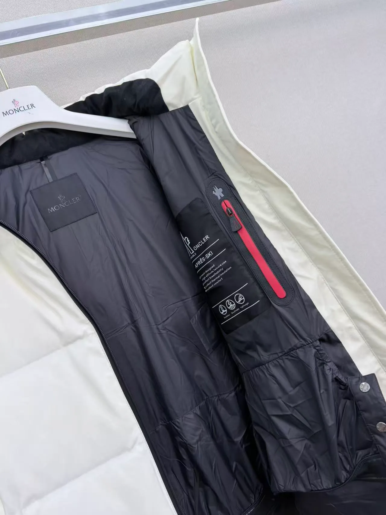 Куртки И Пуховики Женские Moncler 19247633