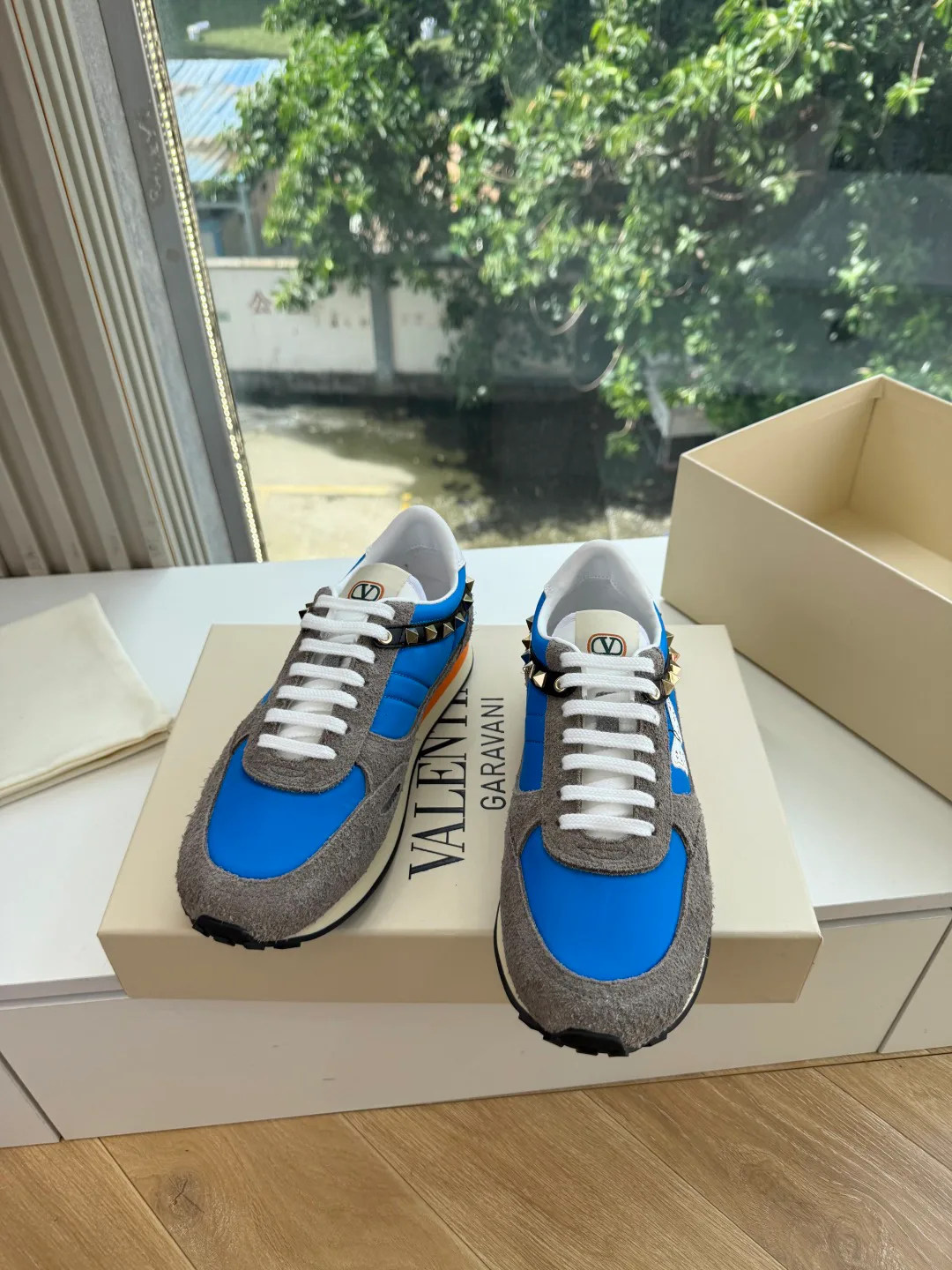 Кроссовки Женские Valentino 18053442