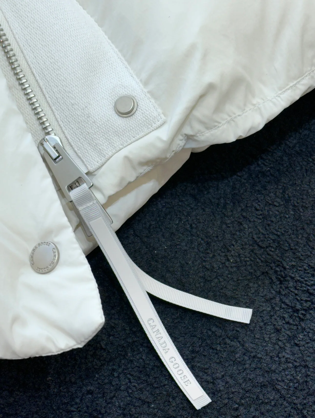 Куртки И Пуховики Женские Canada Goose 18099859