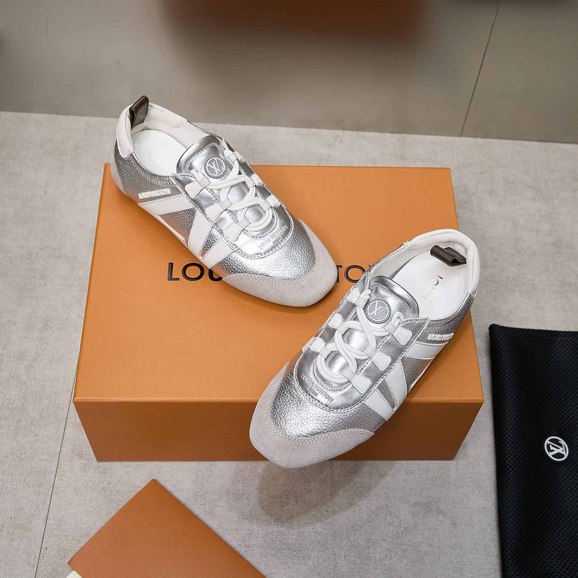 Кроссовки Женские Louis Vuitton 74012