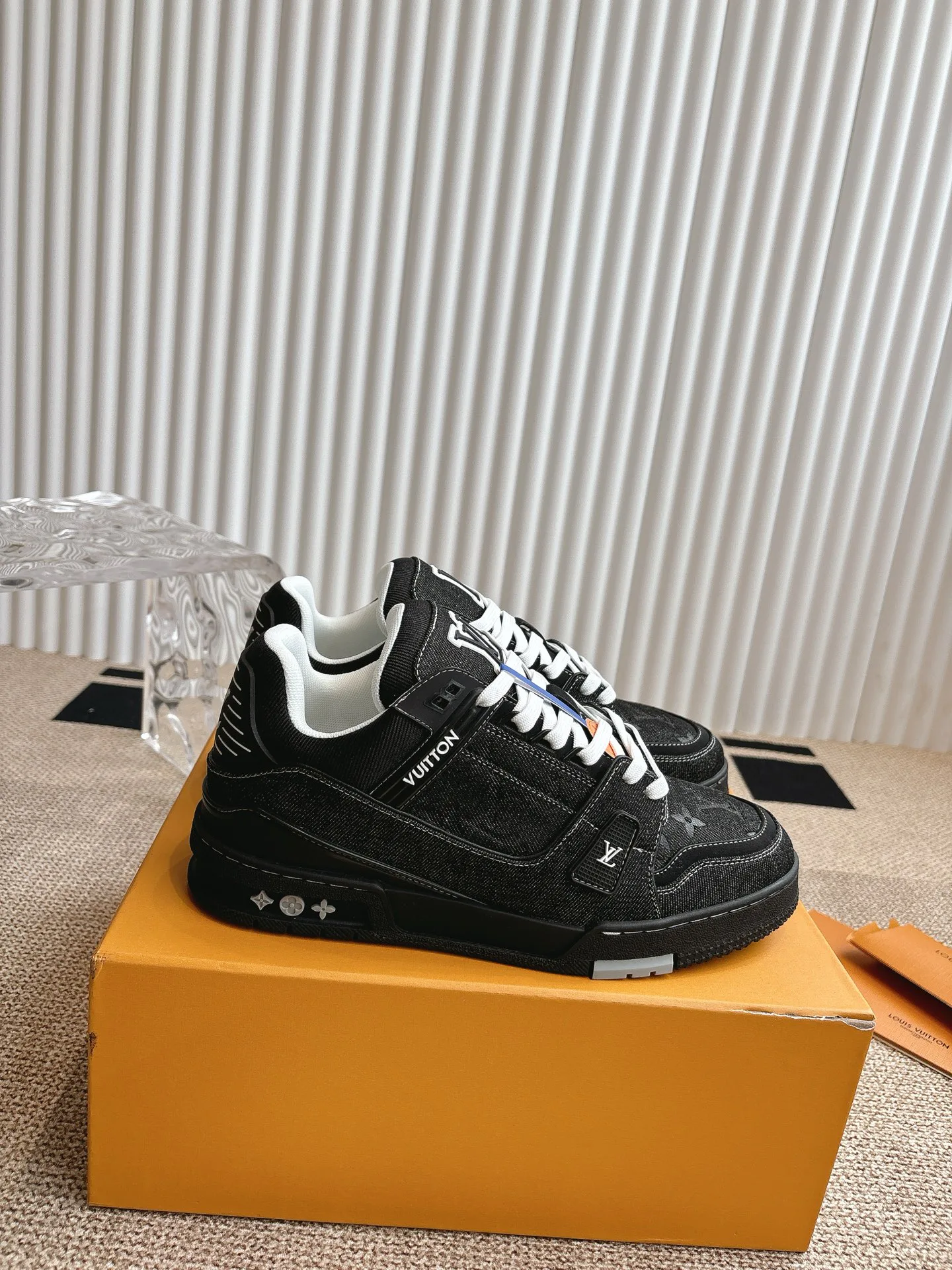 Кроссовки Женские Louis Vuitton 9464427