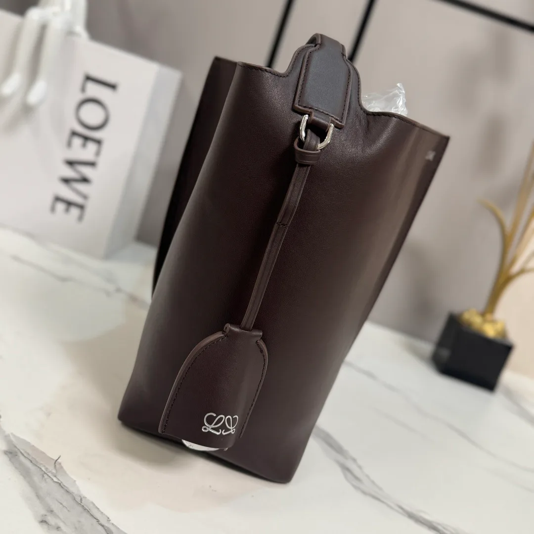 Классические Сумки Женские Loewe 17502833