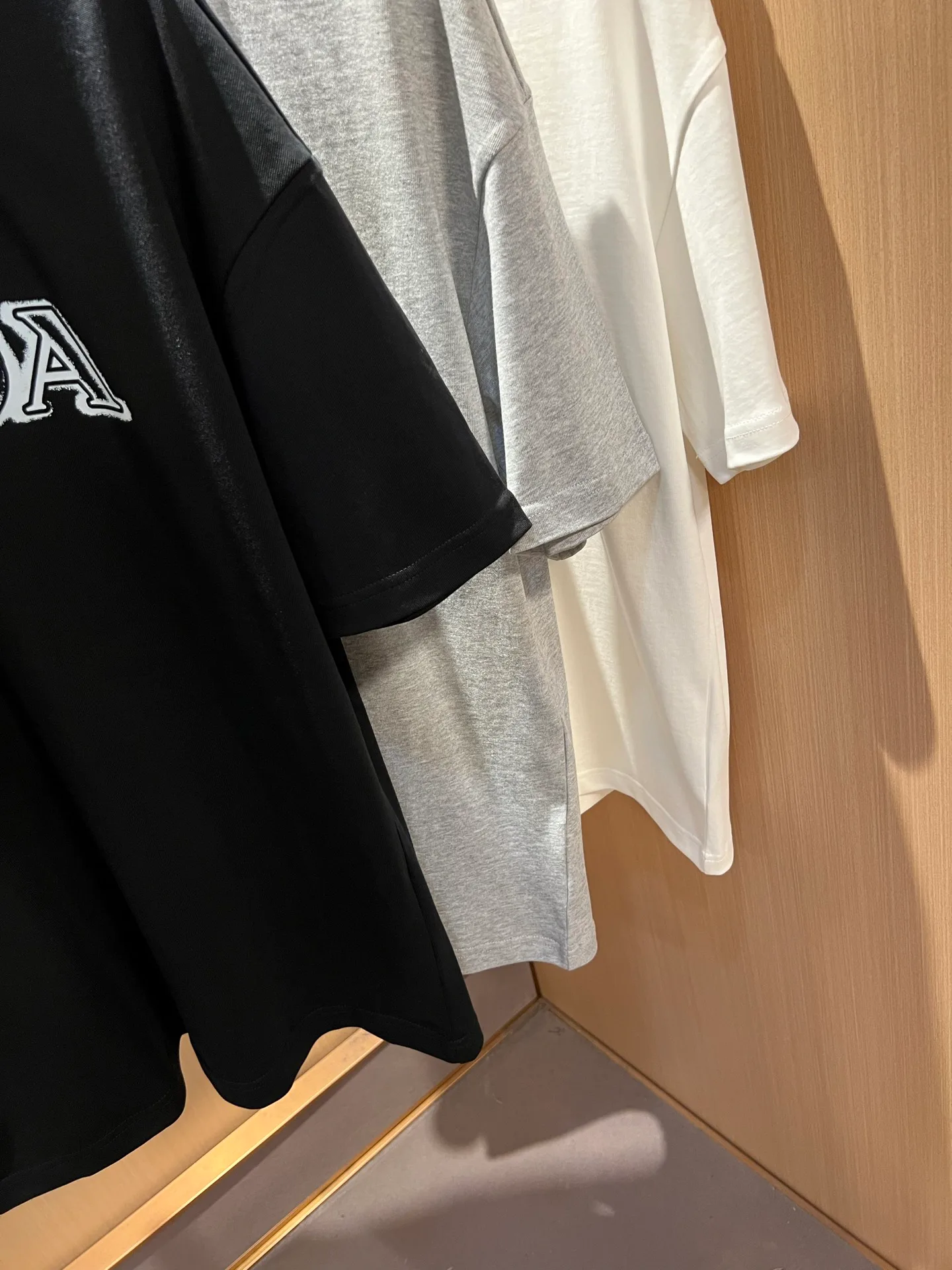 Футболки Женские Prada 11952799