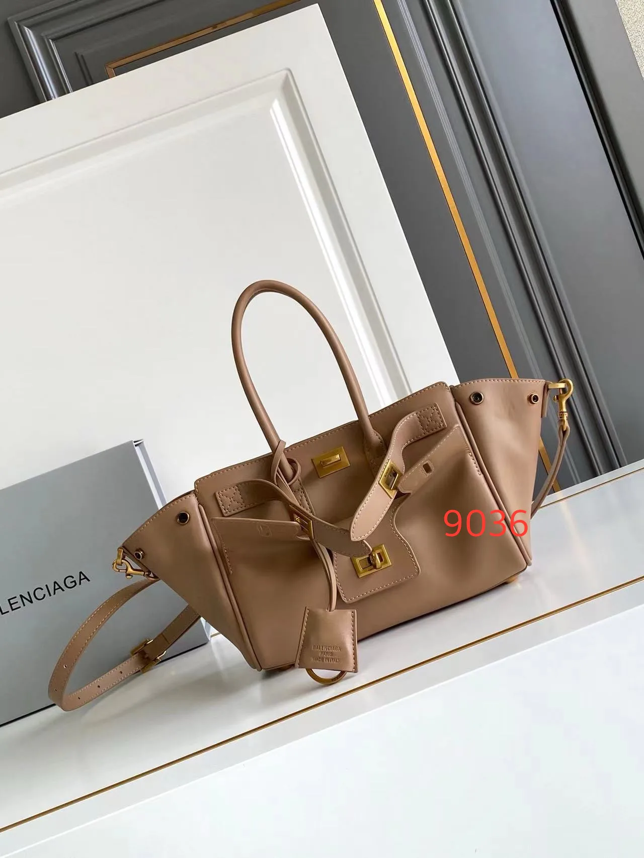 Сумки На Ремне Женские Balenciaga 84577