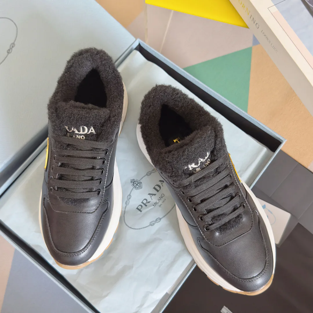 Кроссовки Женские Prada 404451