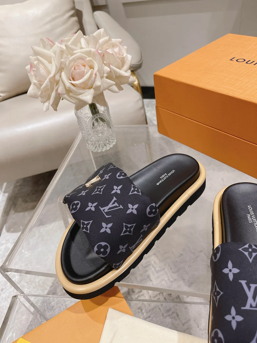 Шлепанцы Женские Louis Vuitton 20890