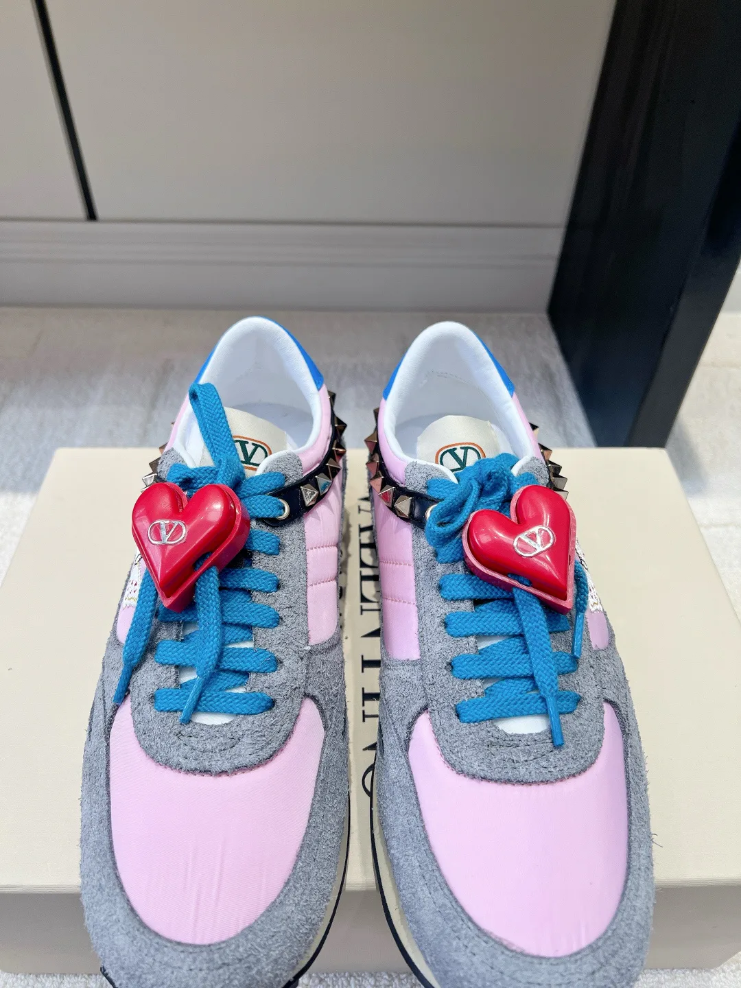 Кроссовки Женские Valentino 18436565