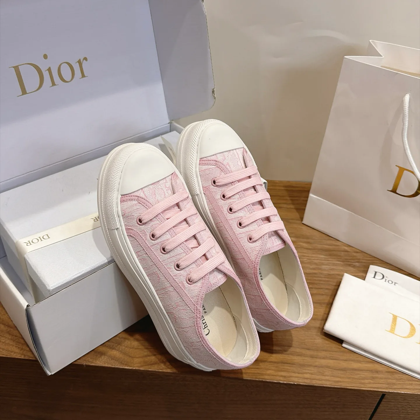 Кроссовки Женские Christian Dior 18034457
