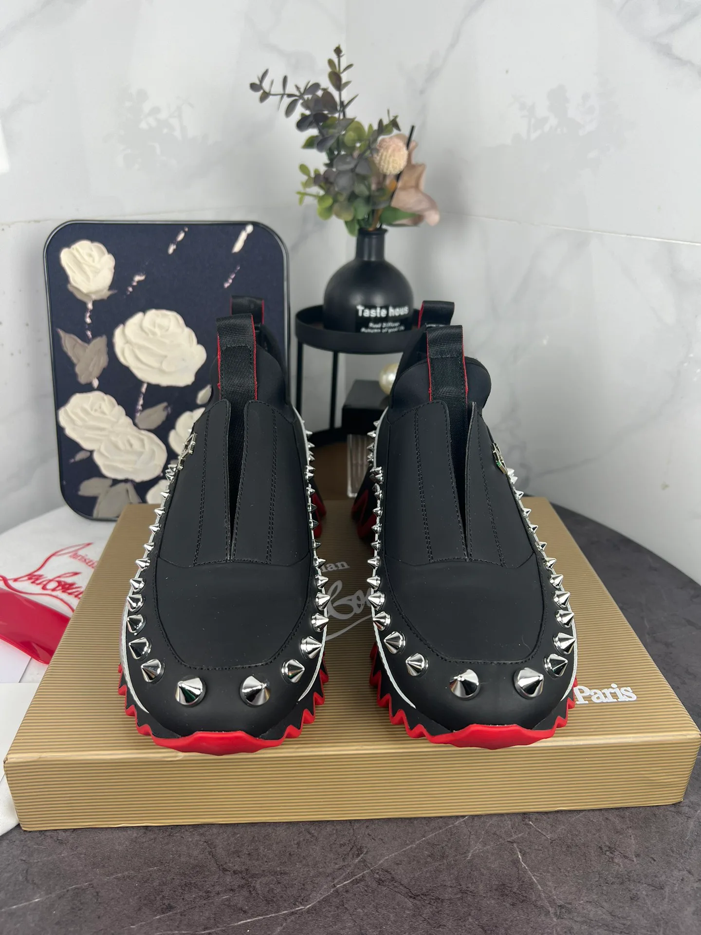 Кроссовки Женские Christian Louboutin 11072103