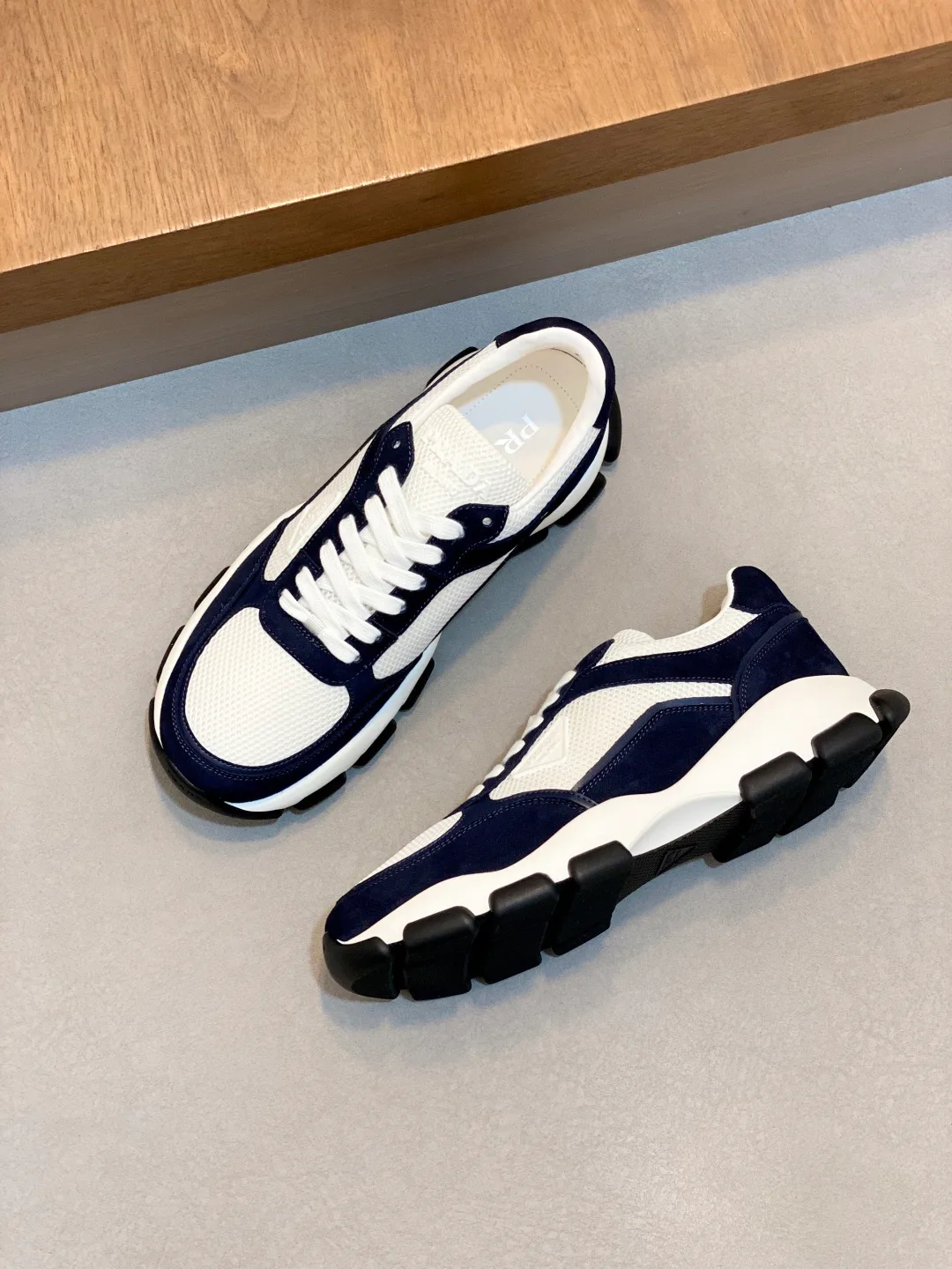 Кроссовки Мужские Prada 18274607
