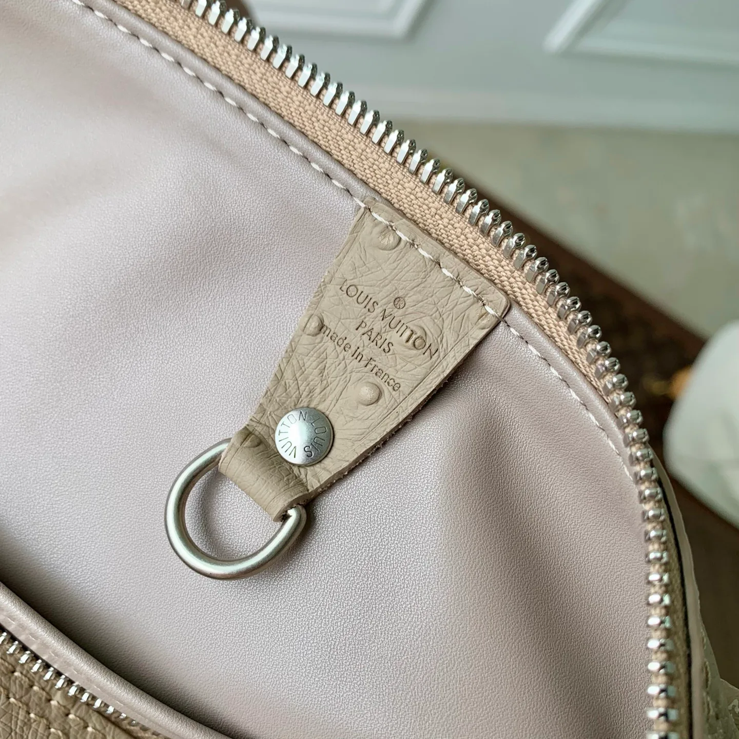 Классические Сумки Женские Louis Vuitton 18147441