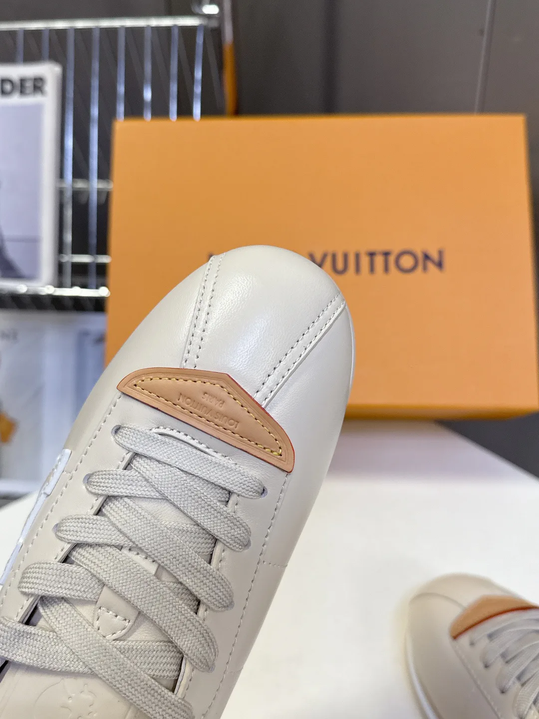 Кроссовки Женские Louis Vuitton 18005441