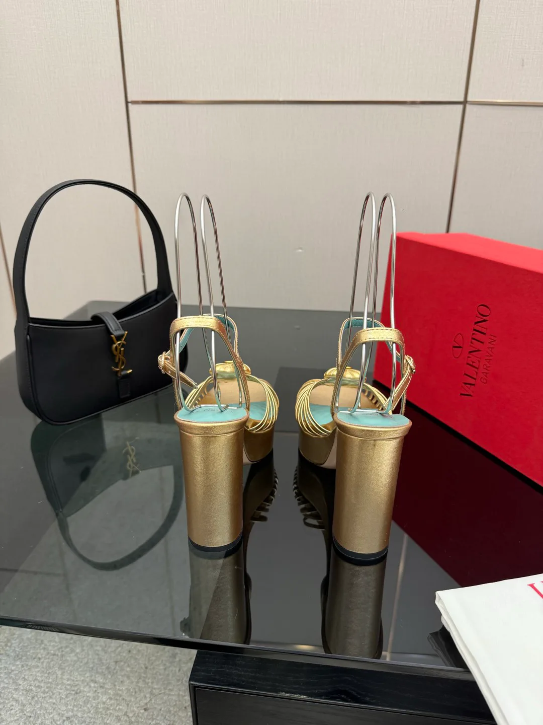 Босоножки Женские Valentino 5052049