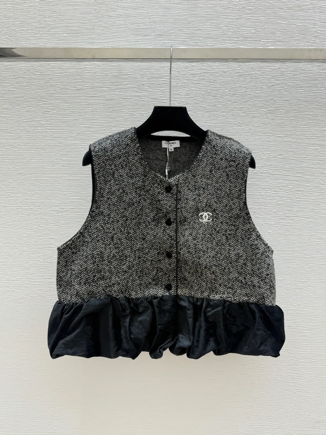 Жилеты Женские Chanel 19496669