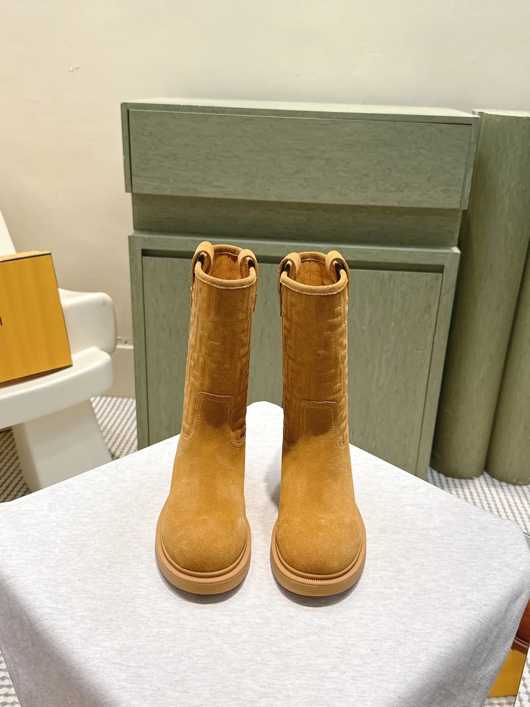 Сапоги Женские Fendi 18370160