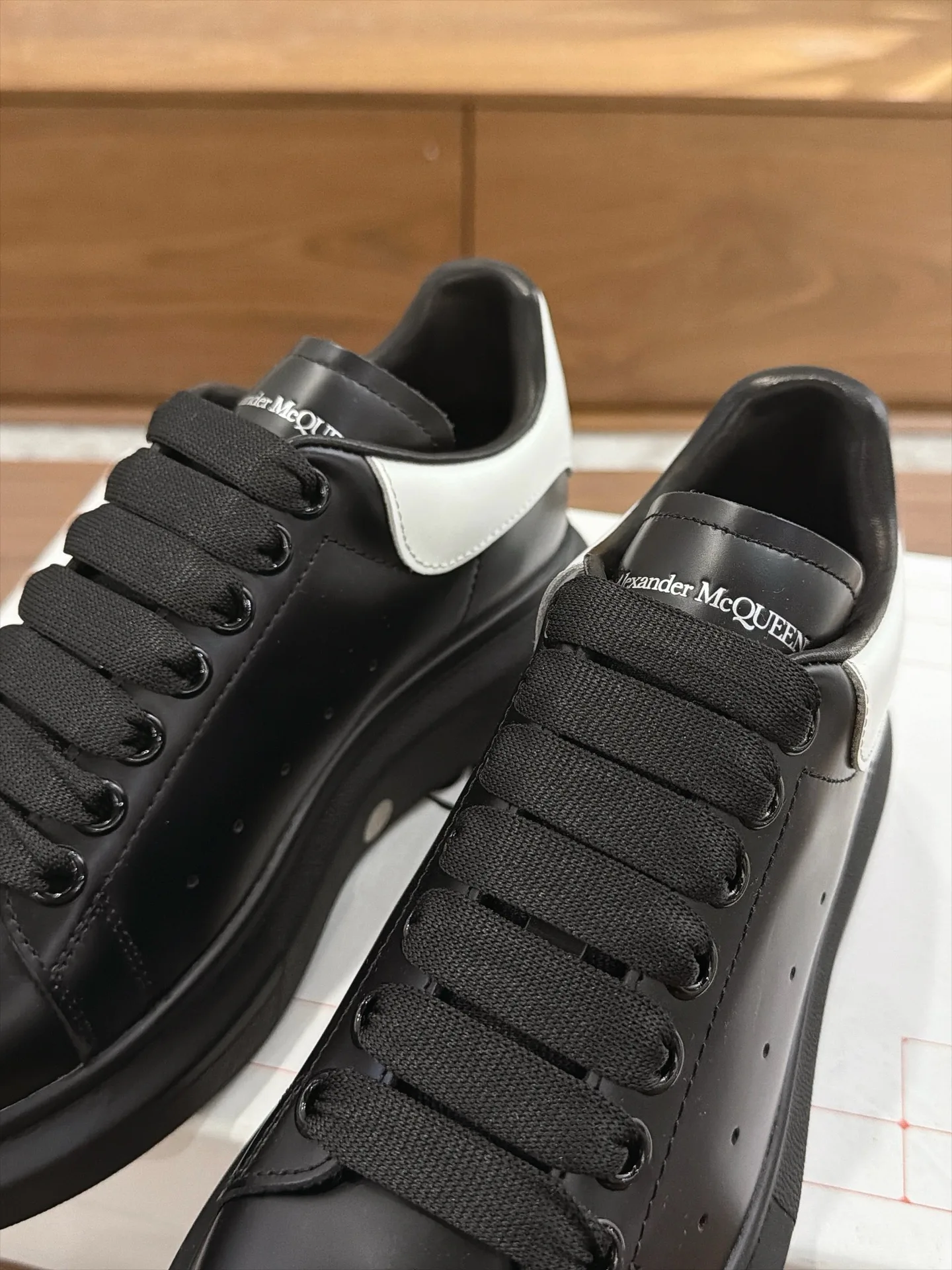 Кроссовки Женские Alexander Mcqueen 18373663