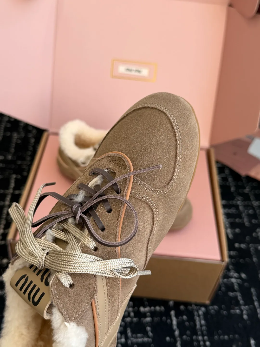Кроссовки Женские Miu Miu 18309205