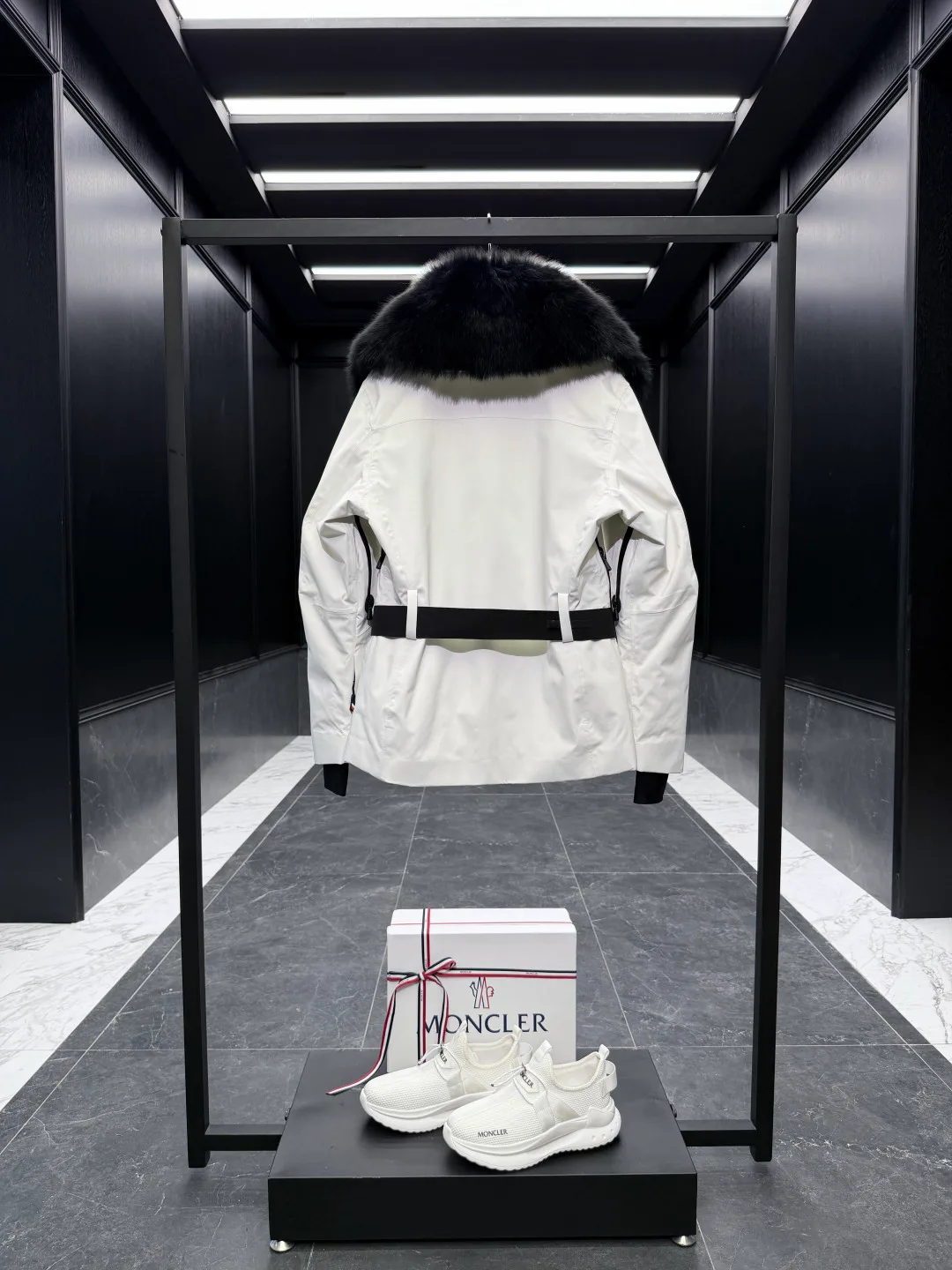 Куртки И Пуховики Женские Moncler 18741164