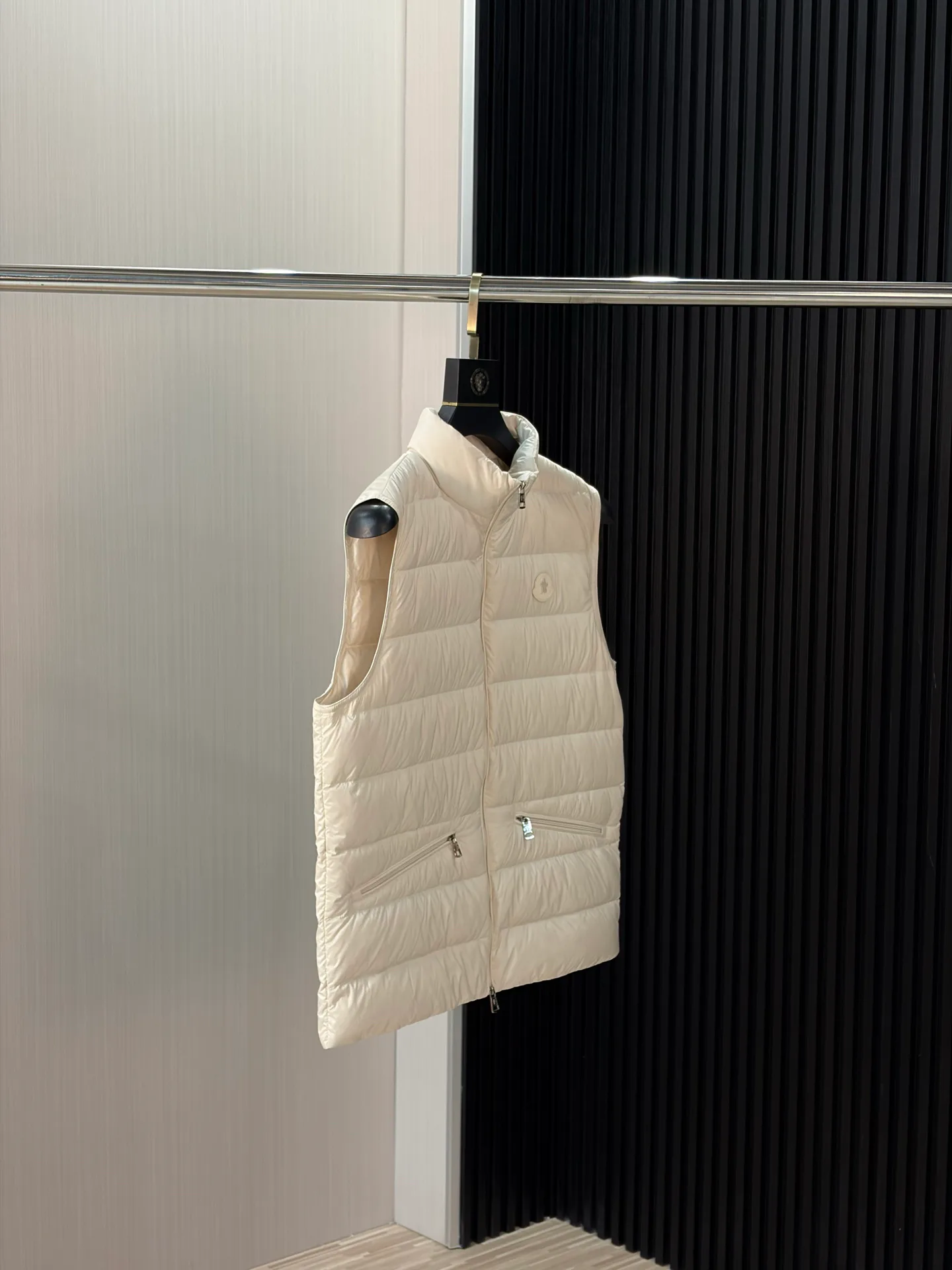 Жилеты Женские Moncler 17944006