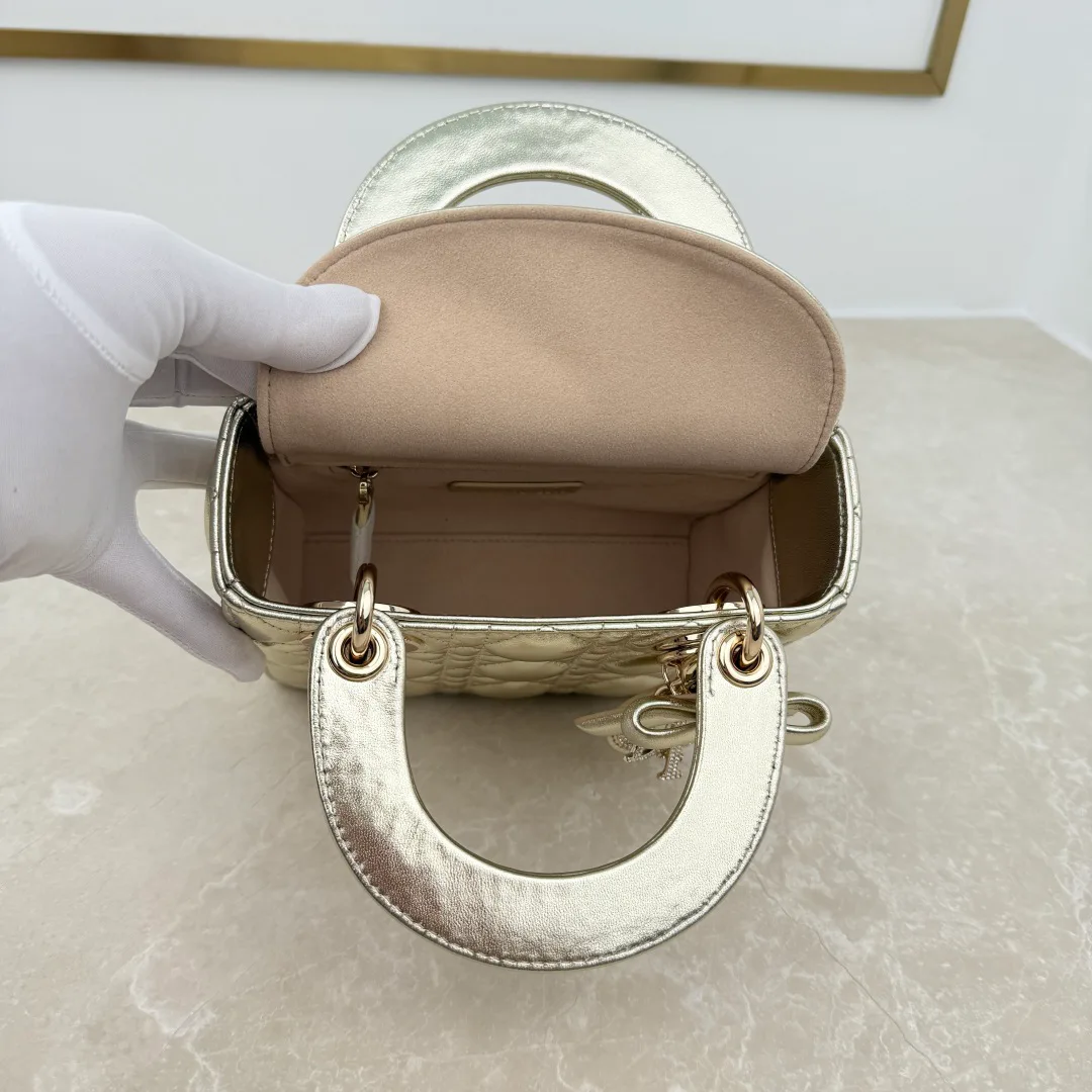 Классические Сумки Женские Christian Dior 18116225
